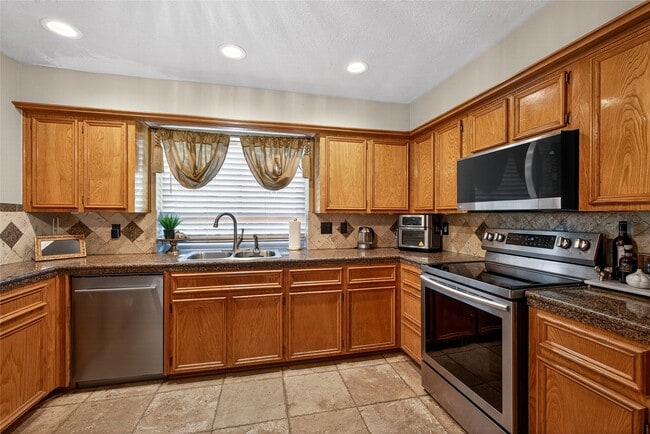 Building Photo - 19115 Keyturn Ln