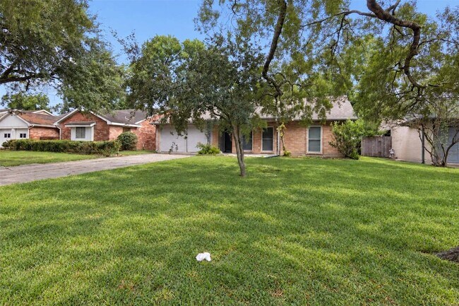 Foto del edificio - 5914 Willowbend Blvd
