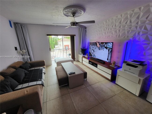 Building Photo - 6711 N Kendall Dr