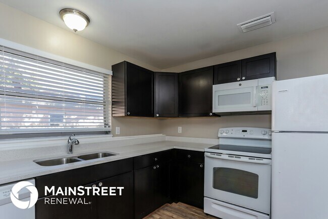 Foto del edificio - 5763 Crestmont Ave