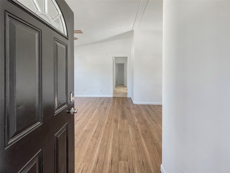 Photo - 11914 Kingslake Forest Drive Unit