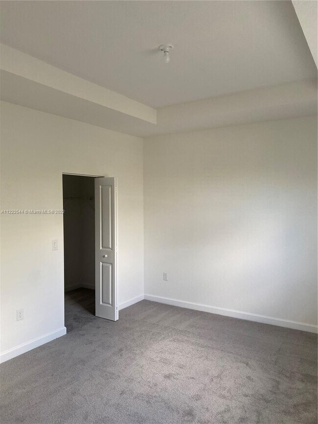 Foto del edificio - 337 NE 208th Terrace