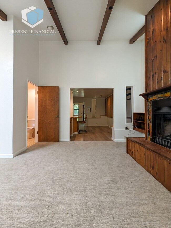 Foto del edificio - 1 br, 1 bath House - 683 A Old La Honda Road