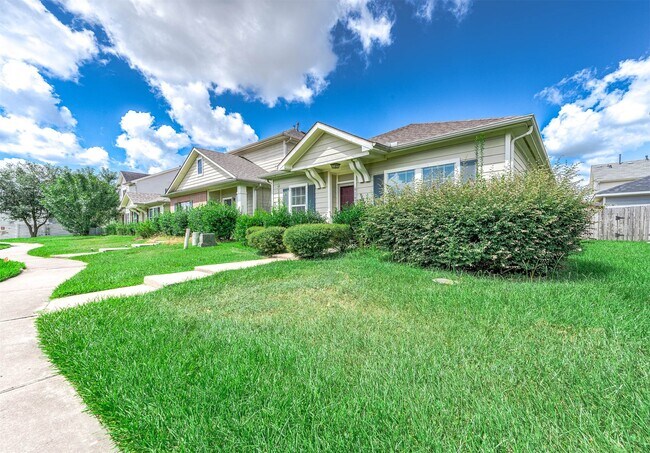 Building Photo - 6162 Settlers Lake Cir E