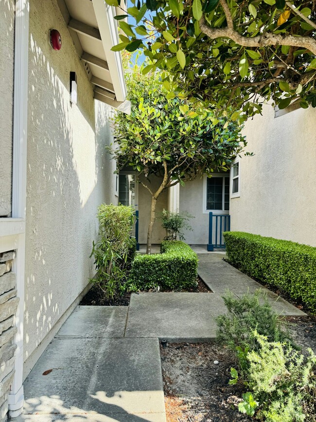 Building Photo - 10739 Dulsie Ln