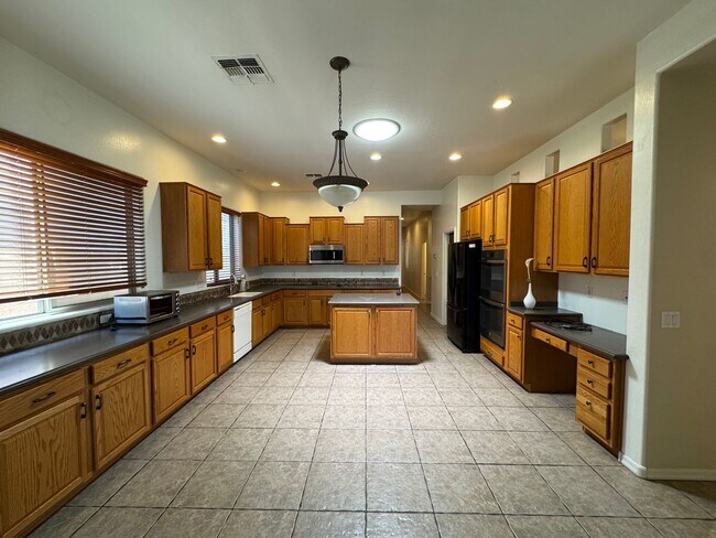 Foto del edificio - 4BD / 3BA Chandler Home for Rent!