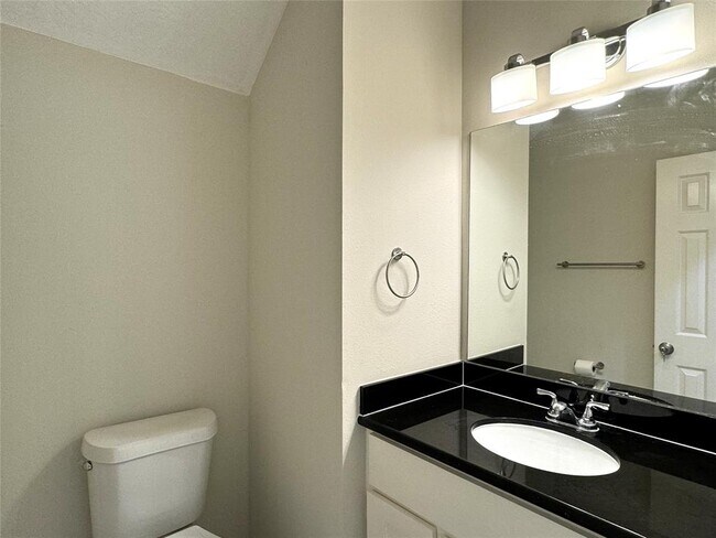 Foto del edificio - 5015 Cottonglen Ct