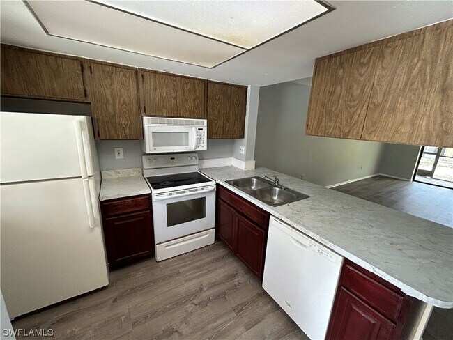 Foto del edificio - 2690 Park Windsor Dr