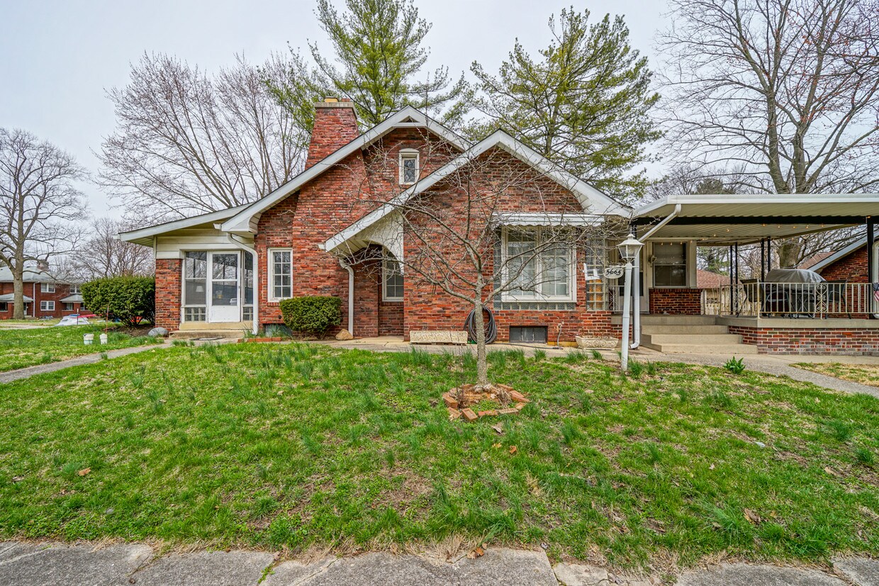 Primary Photo - 5665 N College Ave