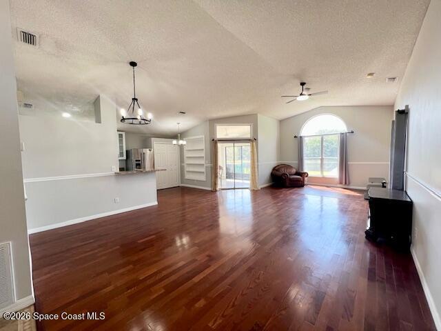 Foto del edificio - 8045 Bracken Ln