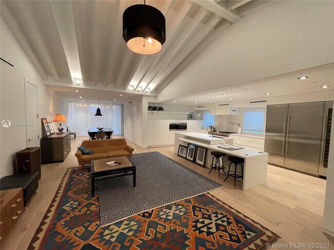 Building Photo - 550 W 50th St