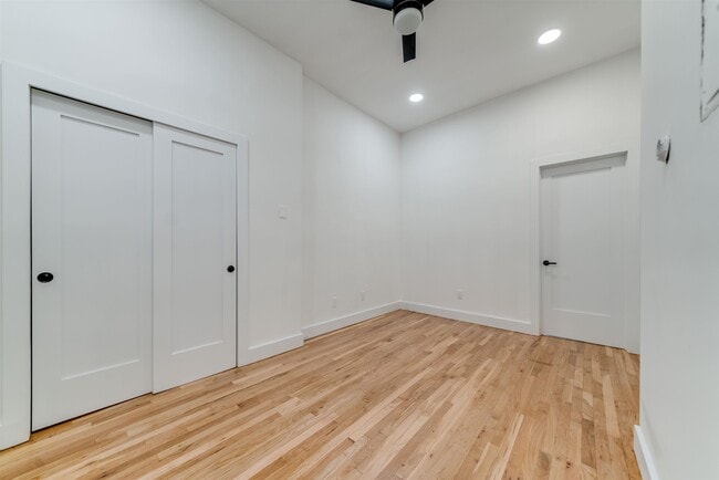 Building Photo - 163 3rd St