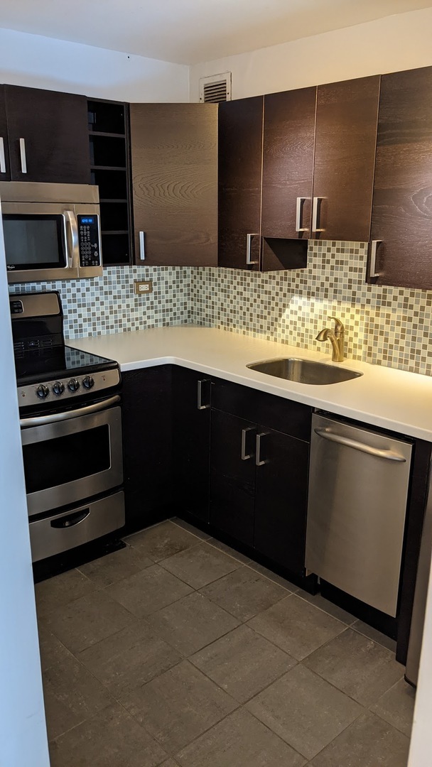 Foto del edificio - 720 W Gordon Terrace