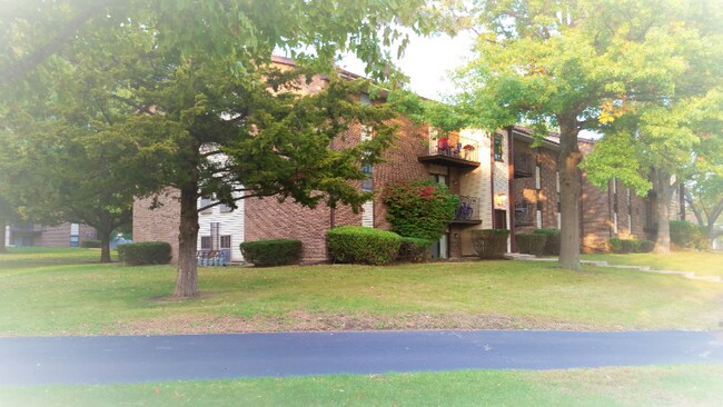 Building Photo - 7640 Cherryvale N Blvd