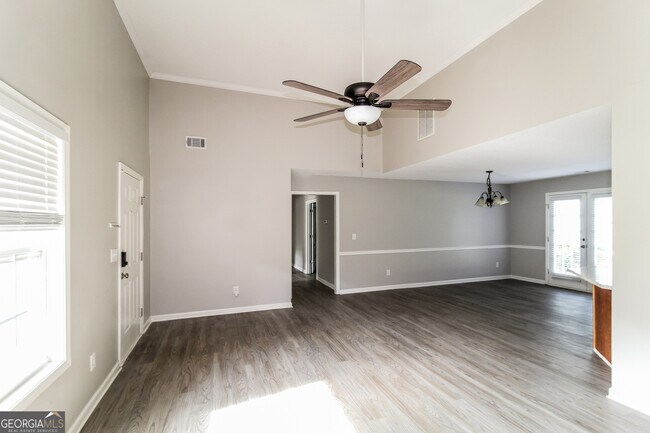 Foto del edificio - 50 Hastings Ln