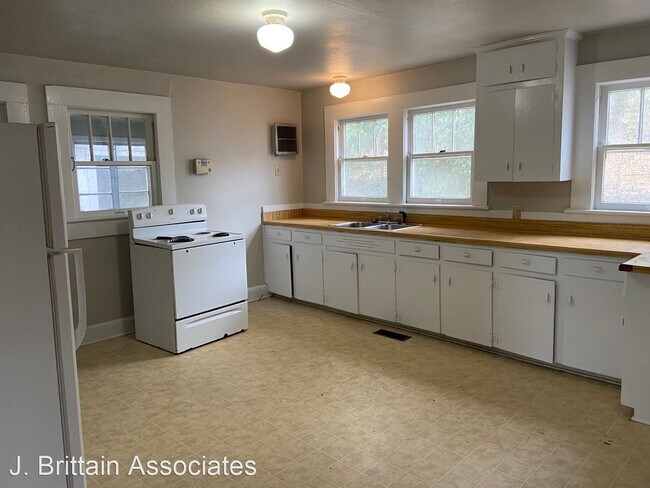 Building Photo - 3 br, 1 bath House - 1026 Johnston Drive