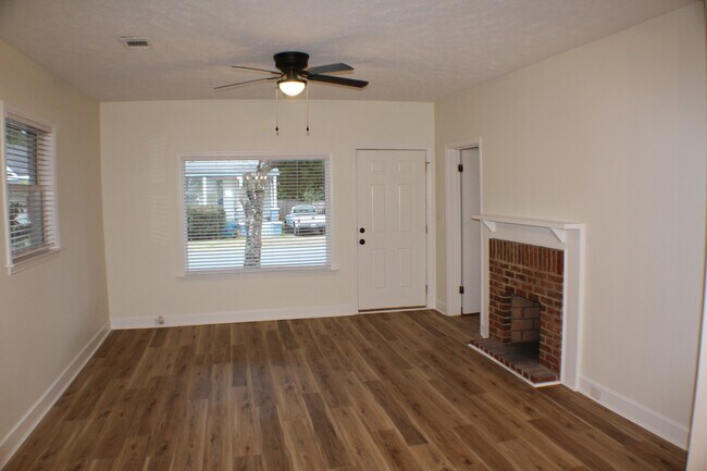 Building Photo - 208 W Clifton Ave