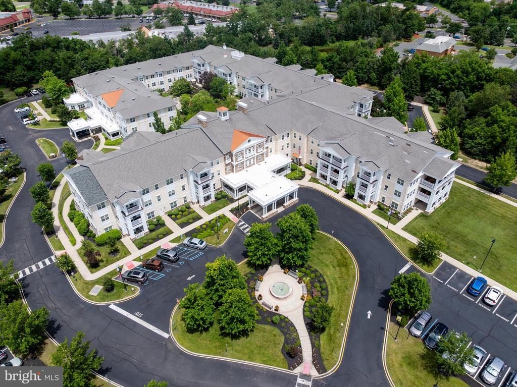 Foto principal - 170 E Greentree Rd