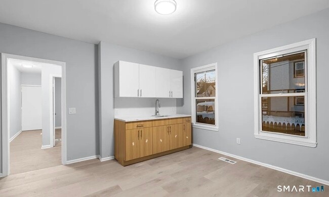 Foto del edificio - 303 Poplar St