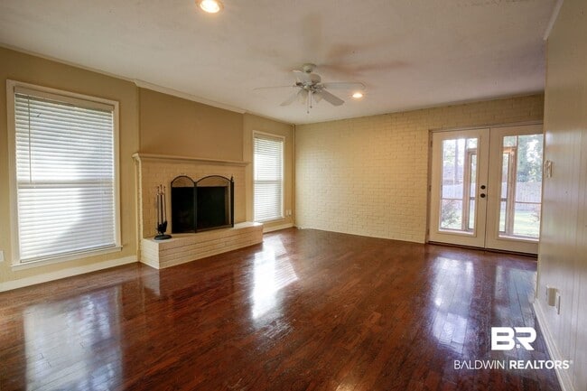 Building Photo - 505 Evergreen St