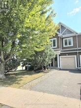 Building Photo - 232 Meadowbreeze Dr