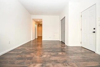 Building Photo - 1075 Fraserview St