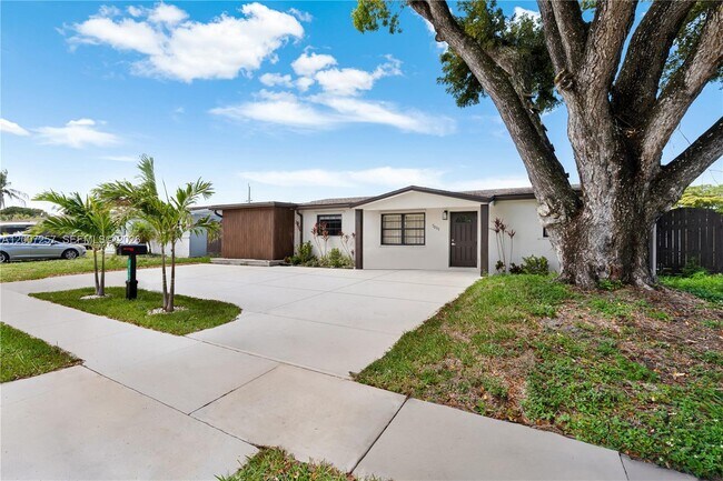 Foto del edificio - 7051 Tyler St