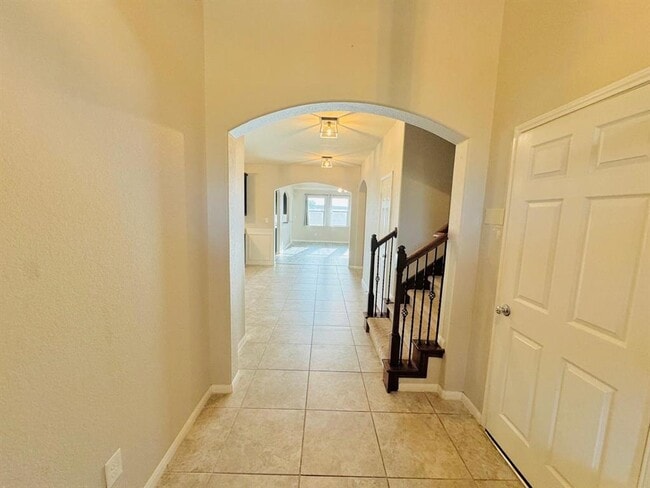 Foto del edificio - 5531 Drumlin Field Way