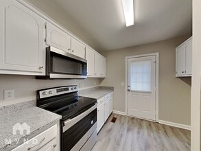 Building Photo - 453 Westgate Blvd