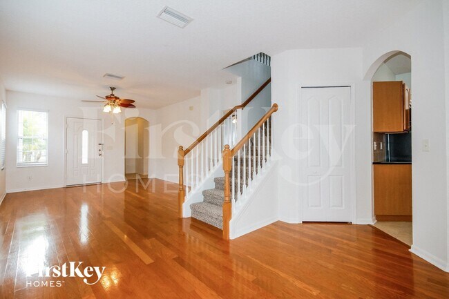 Foto del edificio - 8152 Canterbury Lake Blvd