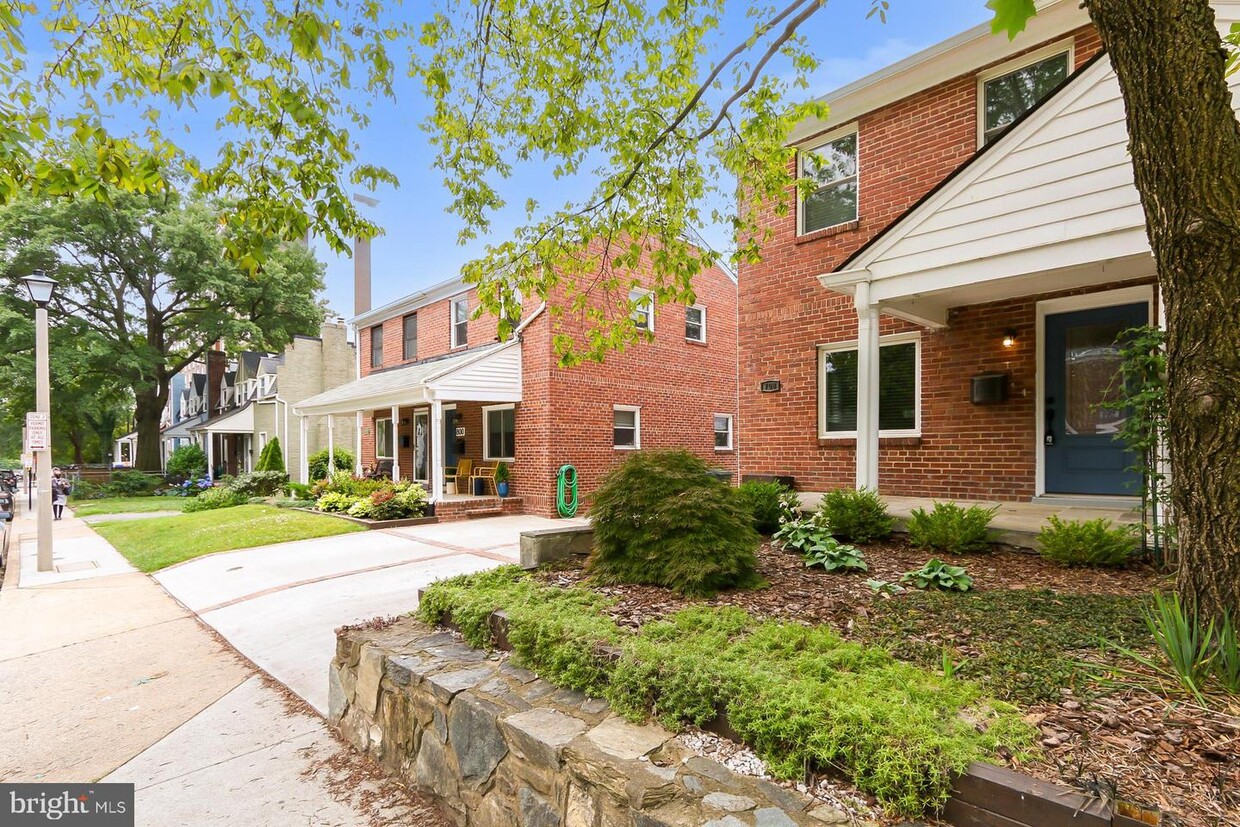 Primary Photo - 708 S Orme St