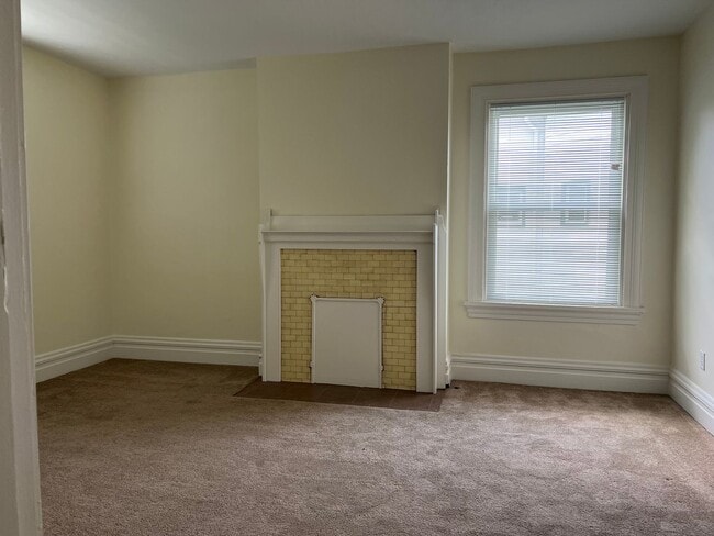 Building Photo - map633