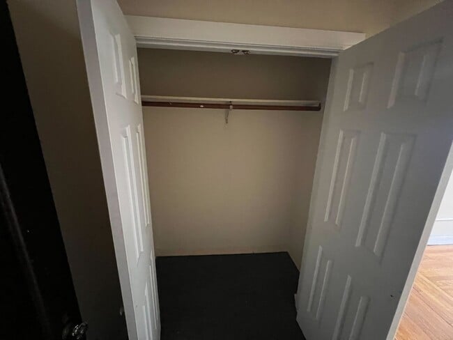 Building Photo - 192 Lark St