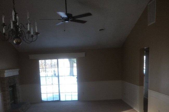 Building Photo - 8 Gothic Ln