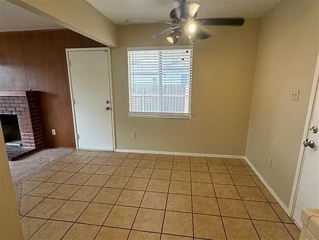 Building Photo - This beautiful 3 bedroom
