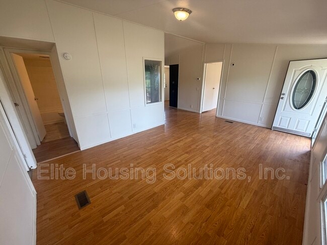 Building Photo - 3308 Old Stage Rd