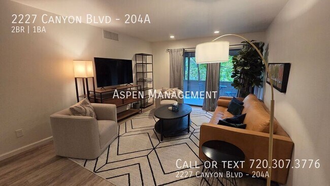 Foto del edificio - 2227 Canyon Blvd