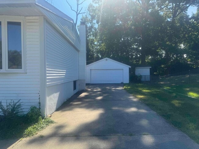 Building Photo - Charming 4 Bedroom/2 Bathroom Home in Edgewood, MD!