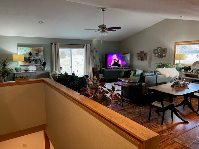 Foto del edificio - 11498 Emmons St