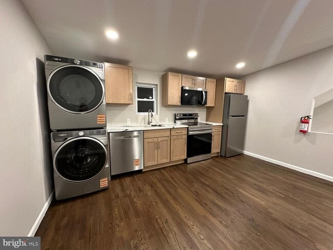 Building Photo - 936 Oakmont St