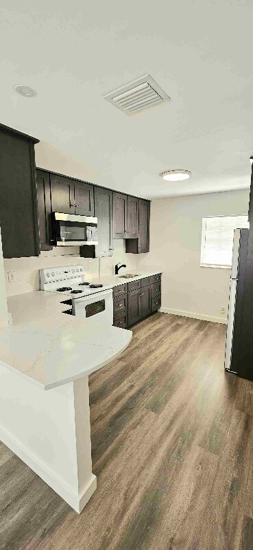 Photo - 765 W 7th St Apartment