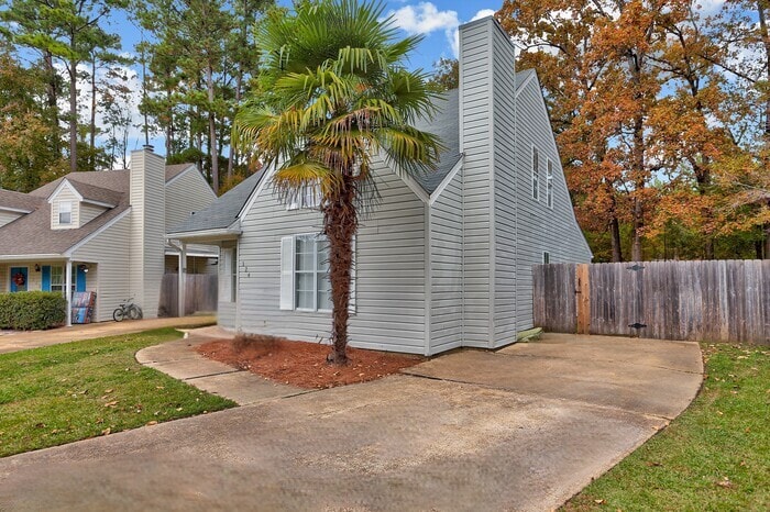 Foto principal - 324 N Grove Cir