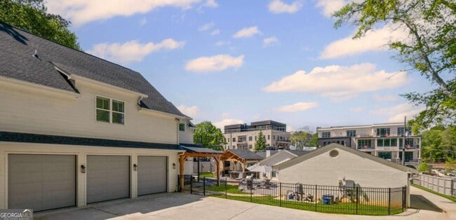 Building Photo - 8175 Main St