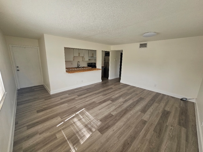 Photo - 236 SE 9th Ave (Deerfield Beach, FL) Apartment