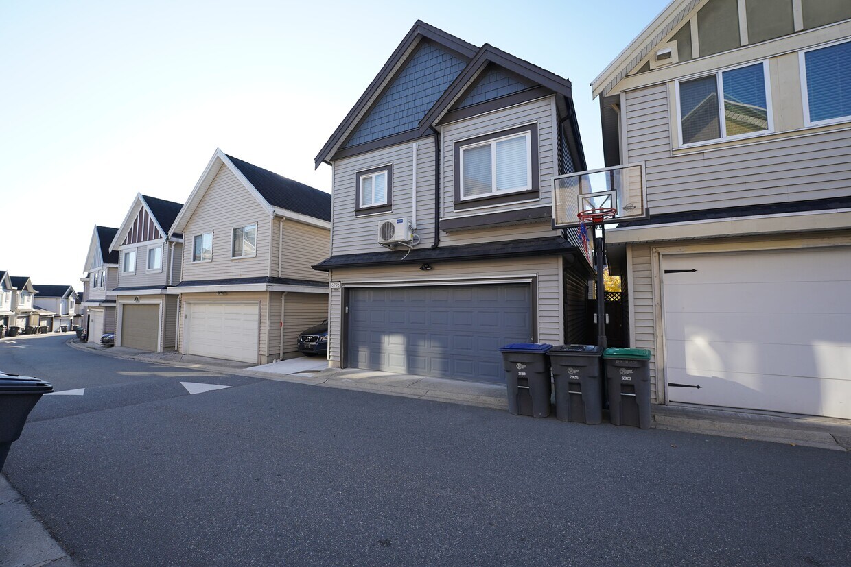 6796 191A St, Surrey, BC V4N 6A5 House for Rent in Surrey, BC