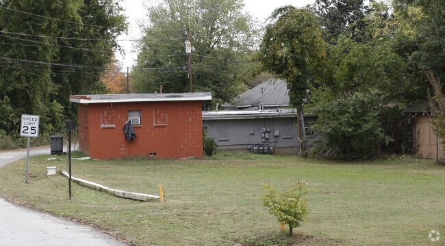 Building Photo - 510 6th St