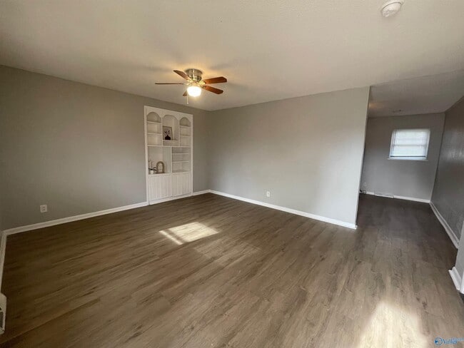 Foto del edificio - 606 Eastbrook Dr NW