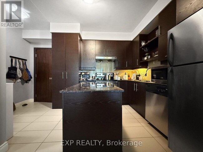 Building Photo - 325 South Park Rd