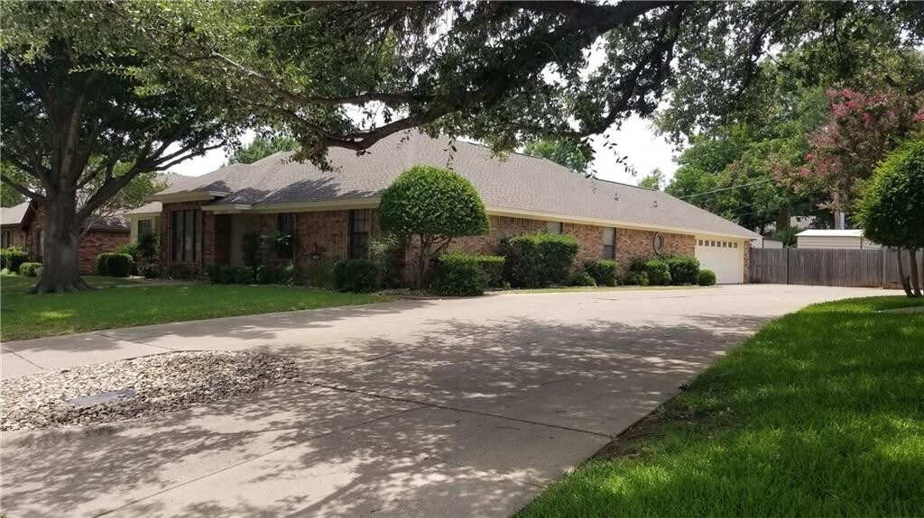 Primary Photo - 4633 Hillside Dr