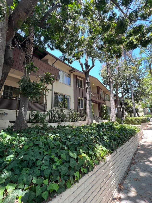 1263 N Hayworth Ave Unit 18, West Hollywood, CA 90046 Apartments in